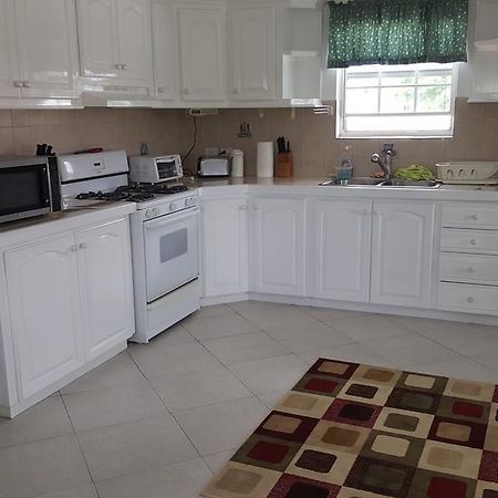Worthing Beach Apartments Μπριτζτάουν Εξωτερικό φωτογραφία