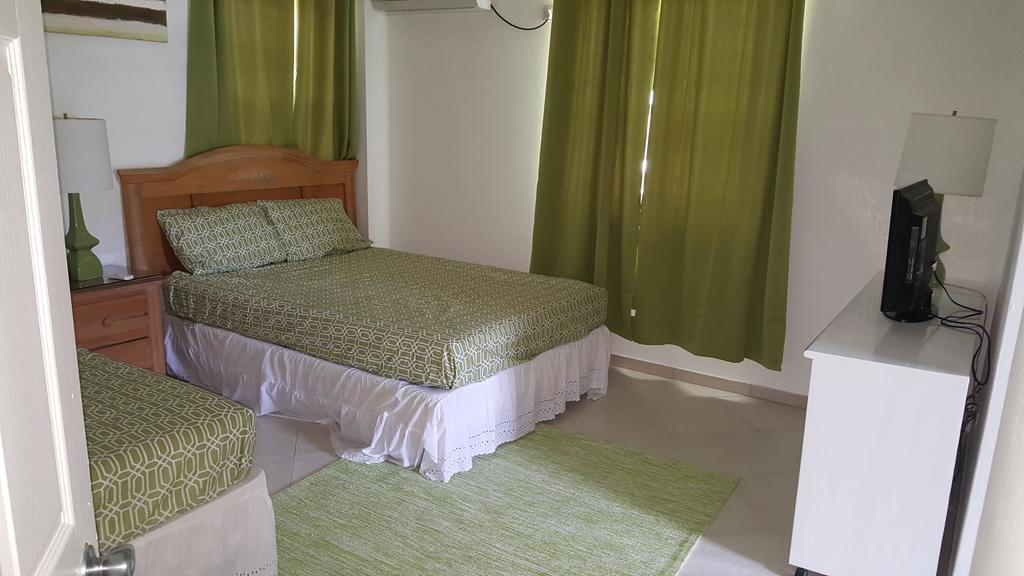 Worthing Beach Apartments Μπριτζτάουν Εξωτερικό φωτογραφία
