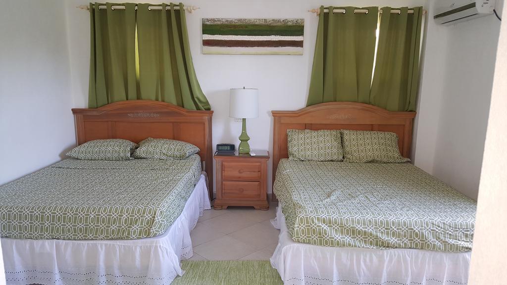 Worthing Beach Apartments Μπριτζτάουν Εξωτερικό φωτογραφία